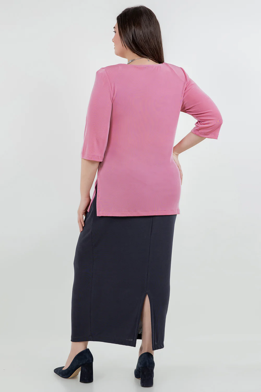 Vikki Vi Classic Carnation V-Neck 3/4 Sleeve Tunic - Image 4